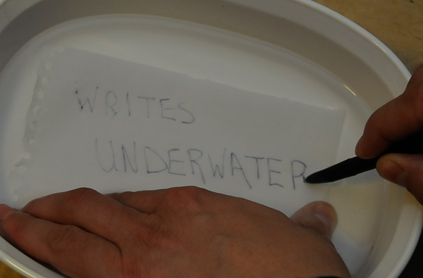 space pen writing underwater